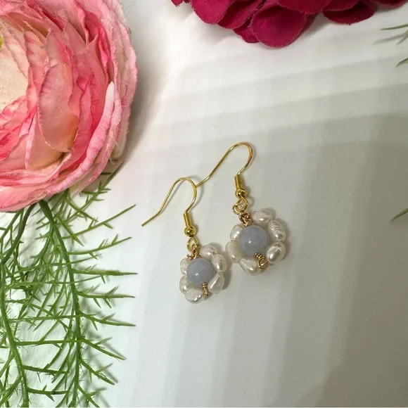NEW⚜️Raw Aquamarine Freshwater Pearl Flower Charm Earrings - Picture 3 of 6